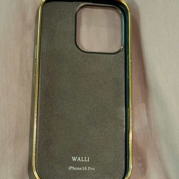 Cherry Lacquer Walli for iPhone 16 Pro - Picture 4 of 5